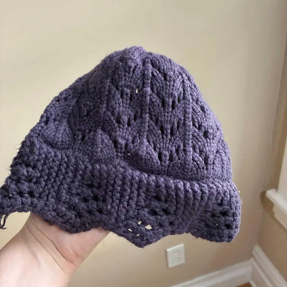 Columbia convert one size women's knit beanie scalloped edge design purple hat